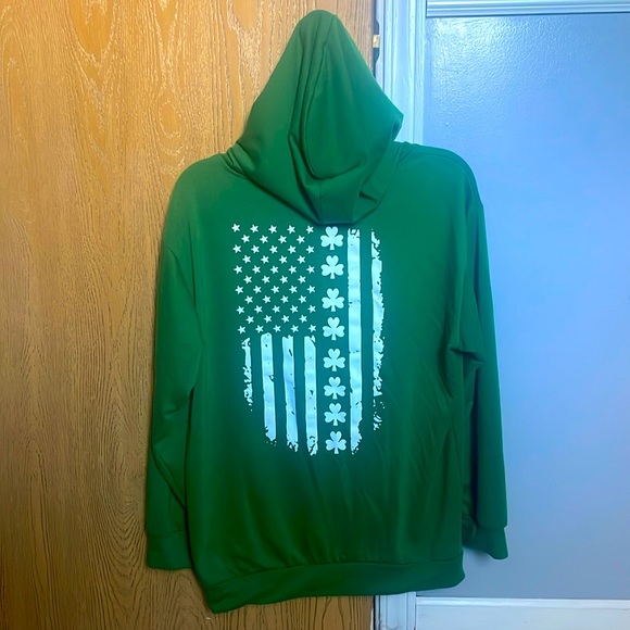 🆕 Flag Hoodie 🍀 - Picture 1 of 4